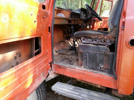 รถโตโยต้า 6 ล้อ ติดเครน 5 ตัน. ท้ายลาด 130 แรงม้า. สนใจติดต่อ 081 - 6079515