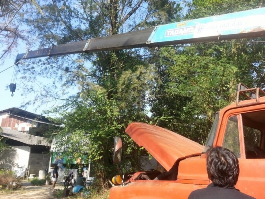 รถโตโยต้า 6 ล้อ ติดเครน 5 ตัน. ท้ายลาด 130 แรงม้า. สนใจติดต่อ 081 - 6079515