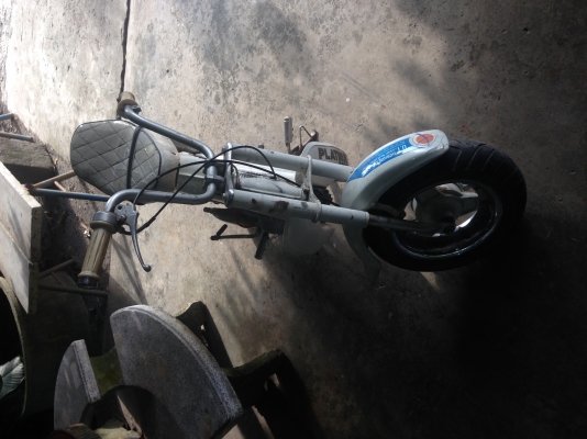 ขาย ชาลี  เครื่องดีๆ ลดๆ ไปเลย   9,900 บาท