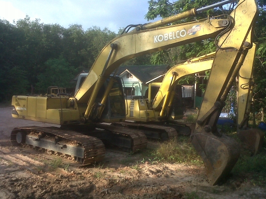 ขายรถแบ็คโฮ kobelco sk 200-3 ขายรถแบ็คโฮ kobelco sk 200-3