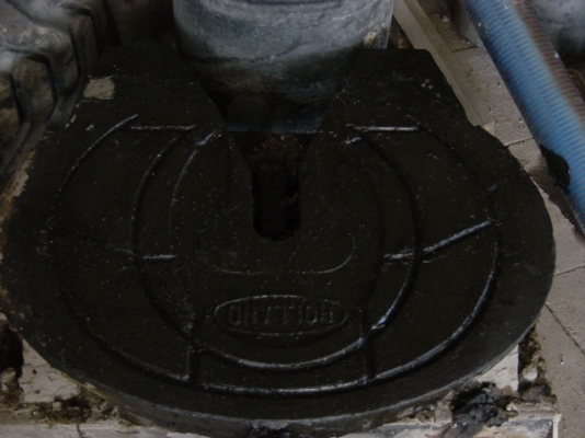 ขายขาย จานหน้าวัว HOLLAND  สภาพสวย ร่องจารบีลึก