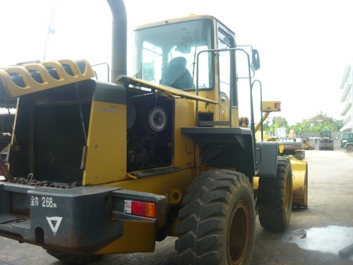 รถตักล้อยาง Komatsu WA250-3E ขนาด 2.5 คิว รถนอกแท้จากญี่ปุ่น 091 695-6445