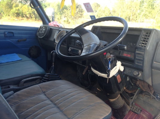 ขายรถบรรทุก 6 ล้อ ISUZU NPR 115 แรงม้า เลขเครื่อง 4BD1-818885 เลขคัสซี NPR59L-4621977 ตรงเล่ม กระบะย