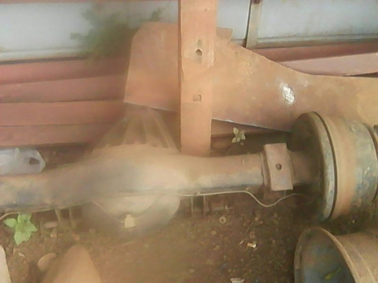 ขายเพลาหลัง  ks 100 แรง  พร้อมกะทะครับ