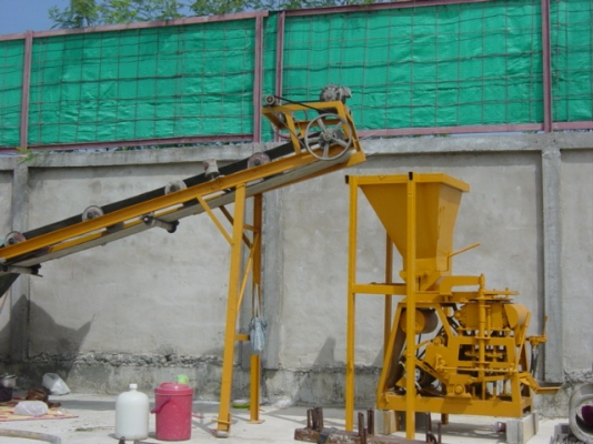 ขายขาย เครื่องผลิตอิฐบล็อกระบบอัตโนมัติ ชนิด  4 ก้อน