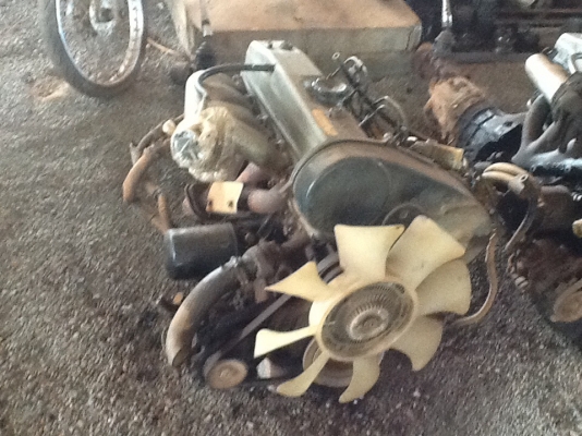 ขายครับเครื่อง4D56พร้อมเกียร์งามๆอุปกรณ์ตามรูปเลยครับขายที่25000ครับ