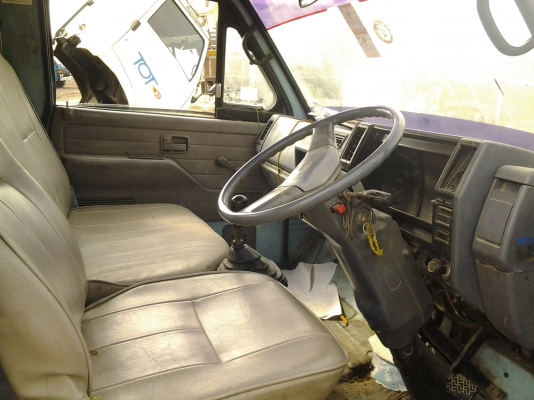 ISUZU NKR 110 ฝาดำ ห้างแท้ เกียร์สั้น