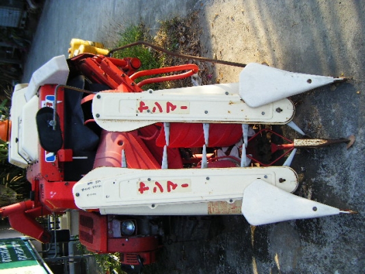 รถเกี่ยวข้าวเดินตาม