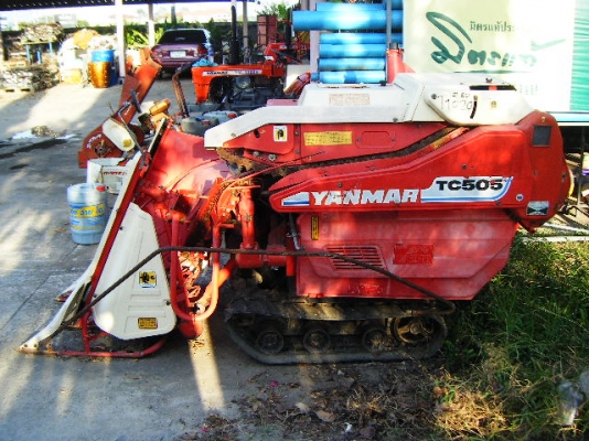 รถเกี่ยวข้าวเดินตาม