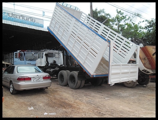 สิบล้อ F 18 เพลาเดียวดั้ม สภาพสวยๆ ราคาเบาๆ