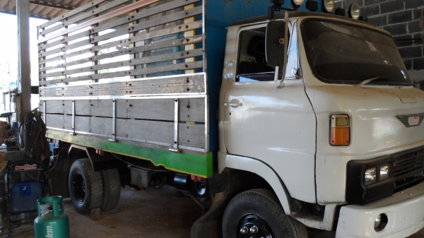 ขายรถ หกล้อกลาง HINO KM500 พร้อมใช้งาน