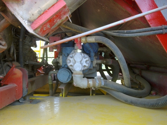 ขายรถเกี่ยวข้าว เกษตรพัฒนา ปี 52 ไฟวีโก้ หน้ากว้าง 3.30 เมตร