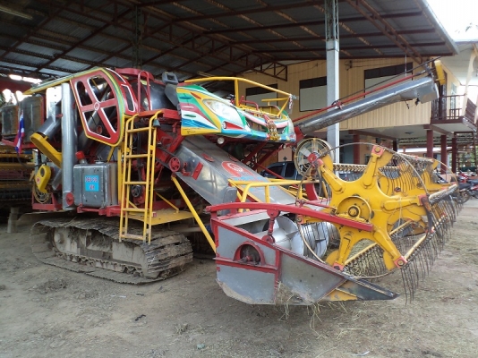 ขายรถเกี่ยวข้าว เกษตรพัฒนา ปี 52 ไฟวีโก้ หน้ากว้าง 3.30 เมตร