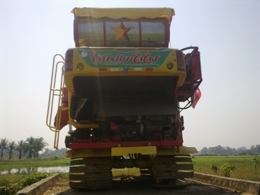 ขายรถเกี่ยวข้าว เกษตรพัฒนา ปี 52 ไฟวีโก้ หน้ากว้าง 3.30 เมตร
