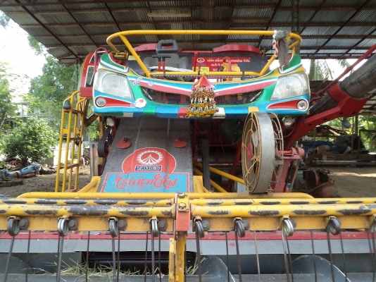 ขายรถเกี่ยวข้าว เกษตรพัฒนา ปี 52 ไฟวีโก้ หน้ากว้าง 3.30 เมตร
