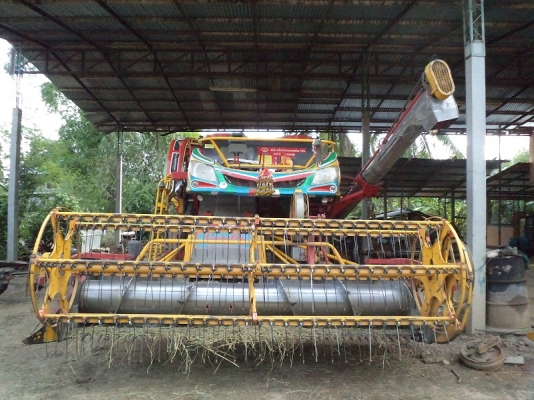 ขายรถเกี่ยวข้าว เกษตรพัฒนา ปี 52 ไฟวีโก้ หน้ากว้าง 3.30 เมตร