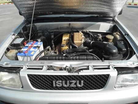 ISUZU, 2.5 SLX SPACECAB ปี 92-93 รถสวยมากๆ ครับ ภายในสวยสะอาด ช่วงล่างดีมาก เครื่ิองฝาทอง ครับ ทนทาน