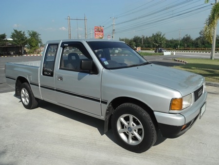 ISUZU, 2.5 SLX SPACECAB ปี 92-93 รถสวยมากๆ ครับ ภายในสวยสะอาด ช่วงล่างดีมาก เครื่ิองฝาทอง ครับ ทนทาน