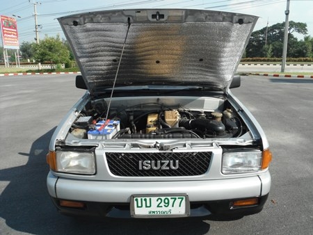 ISUZU, 2.5 SLX SPACECAB ปี 92-93 รถสวยมากๆ ครับ ภายในสวยสะอาด ช่วงล่างดีมาก เครื่ิองฝาทอง ครับ ทนทาน