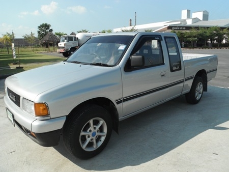 ISUZU, 2.5 SLX SPACECAB ปี 92-93 รถสวยมากๆ ครับ ภายในสวยสะอาด ช่วงล่างดีมาก เครื่ิองฝาทอง ครับ ทนทาน