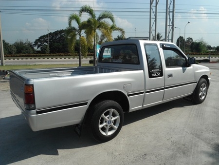 ISUZU, 2.5 SLX SPACECAB ปี 92-93 รถสวยมากๆ ครับ ภายในสวยสะอาด ช่วงล่างดีมาก เครื่ิองฝาทอง ครับ ทนทาน