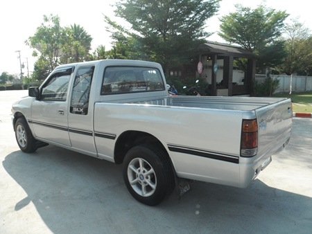 ISUZU, 2.5 SLX SPACECAB ปี 92-93 รถสวยมากๆ ครับ ภายในสวยสะอาด ช่วงล่างดีมาก เครื่ิองฝาทอง ครับ ทนทาน