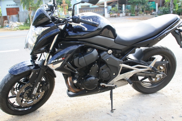 ขาย ER 6 N ปี 2011 ABS สีดำ สวย เดิม 195000
