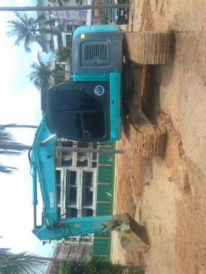 KOBELCO SK200 ไมล์ 4XXX ชม.เล่มทะเบียน รถสวยพร้อมใช้