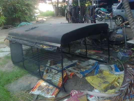 ขายหลังคามาสด้าน้อยครับ และกันชนหลัง