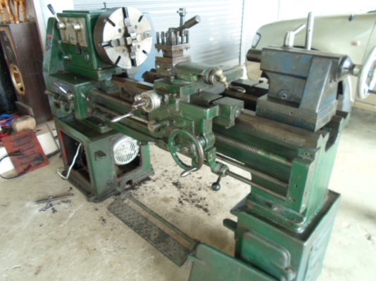 เครื่องกลึง 5 ฟุต  3  เพลา  เกียร์บล็อก ขาย 63,000  ด่วน
