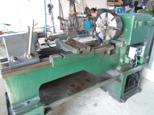 เครื่องกลึง 5 ฟุต  3  เพลา  เกียร์บล็อก ขาย 63,000  ด่วน