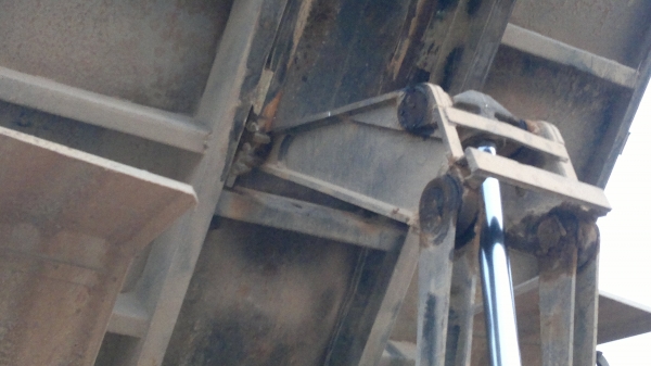 ขายกะบะดั้ม สามมิตร ถอดลงจาก  10 ล้อ HINO  FM1M ให้ทั้งชุด