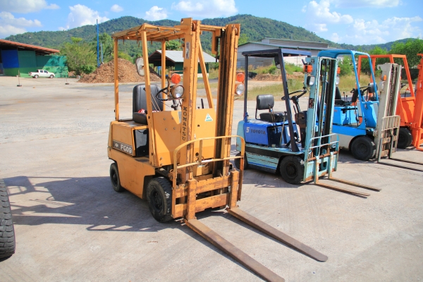 ขาย รถฟอร์คลิฟต์ Komatsu ไม่เคยผ่านการใช้งานในประเทศไทย นำเข้าจากประเทศญี่ปุ่น