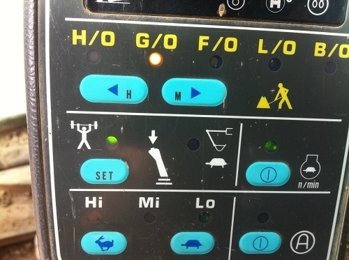 ขาย รถแบคโฮ KOMATSU PC130-6K นำเข้าจากญี่ปุ่น รถปี2001 มีVDOให้ชมครับติดต่อ 081-2990958 ขาย รถแบคโฮ KOMATSU PC130-6K นำเข้าจากญี่ปุ่น รถปี2001 มีVDOให้ชมครับติดต่อ 081-2990958