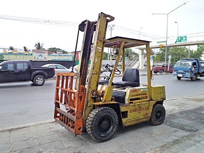 ขายรถยกโคมัสสึ 2.5 ตัน เครื่องดีเซล กระบอกคู่ เสาสูง 4 เมตร งาเทด้ำ ยางตันใหม่ 4 ล้อ งาย่าว 2 เมตร พวงมาลัยเพาเว่อร์ สีเดิมจากนอก นำเข้าจากญี่ปุ่น ใช้งานได้ทันที ขายรถยกโคมัสสึ 2.5 ตัน เครื่องดีเซล กระบอกคู่ เสาสูง 4 เมตร งาเทด้ำ ยางตันใหม่ 4 ล้อ งาย่าว 2 เมตร พวงมาลัยเพาเว่อร์ สีเดิมจากนอก นำเข้าจากญี่ปุ่น ใช้งานได้ทันที