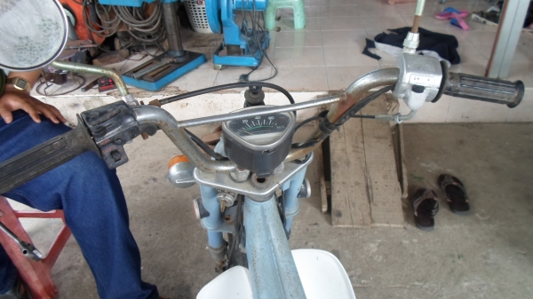 ชาลี  10,000  พร้อมขี่  ตามรูป  อ้อม  0898217996