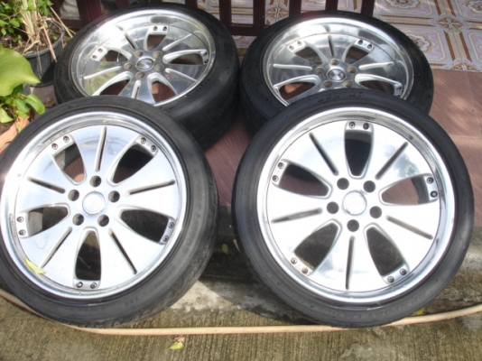 ล้อ VIP ญี่ปุ่นแท้ หน้า8หลัง9ขอบ18พร้อมยาง1ชุด ล้อ VIP ญี่ปุ่นแท้ หน้า8หลัง9ขอบ18พร้อมยาง1ชุด