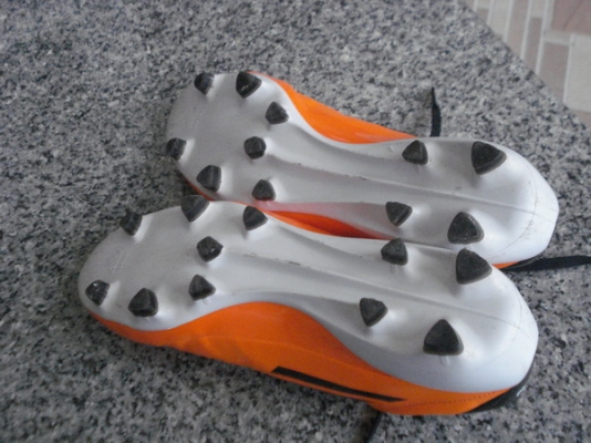 ขออนุญาตขาย รองเท้าสตั๊ด adizere f 50 มือสอง สภาพใหม่กิ๊ก