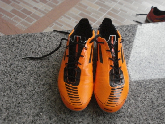 ขออนุญาตขาย รองเท้าสตั๊ด adizere f 50 มือสอง สภาพใหม่กิ๊ก