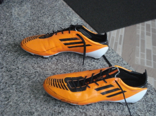 ขออนุญาตขาย รองเท้าสตั๊ด adizere f 50 มือสอง สภาพใหม่กิ๊ก