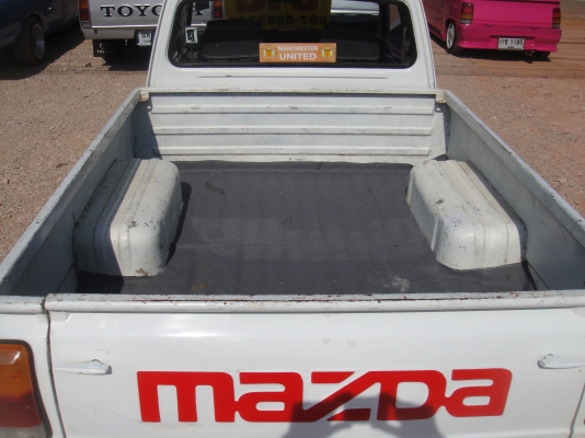 ขายมาสด้า 1300 สีขาว ทะเบียนเต็มพร้อมโอน