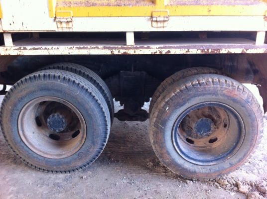 ขายรถบบรทุก 10 ล้อ 1 เพลา ดั้ม Hino F18 เครื่อง Ho7c ยางดี พร้อมใช้ ทำสีหัวใหม่