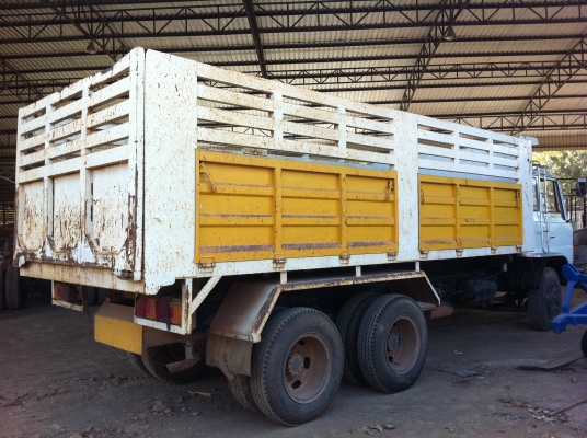 ขายรถบบรทุก 10 ล้อ 1 เพลา ดั้ม Hino F18 เครื่อง Ho7c ยางดี พร้อมใช้ ทำสีหัวใหม่