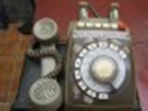 ""คุณมีไหม""โทรศัพท์เก่าของทหาร ""คุณมีไหม""โทรศัพท์เก่าของทหาร