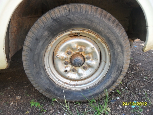 ดัทสัน 620 ช้างเหยียบ ดัทสัน 620 ช้างเหยียบ