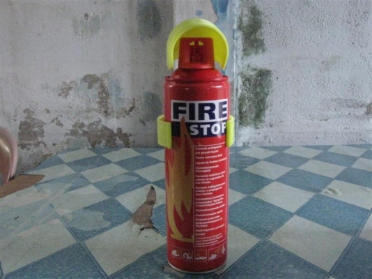 ถังดับเพลิงติดรถขนาดพกพา