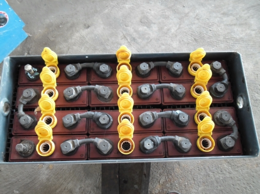 ขาย Battery 24V 375 Ah สำหรับรถยก Stackers JUNG สภาพพอใช้ได้