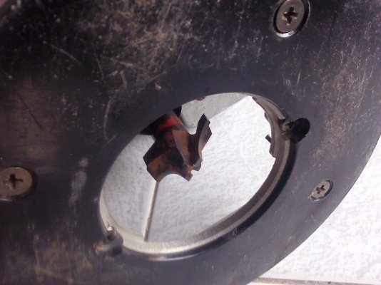 เครื่องเร้าเตอร์งานไม้MAKITAใช้สำหรับงานขึ้นรูปต่างๆ มีดอกเร้าเตอร์ให้ 1 ดอก ส่งฟรี (มีVDOทดสอบให้ดู)