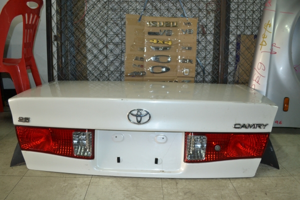 ขายฝาท้าย TOYOTA  CAMRY (ท้ายย้อย)