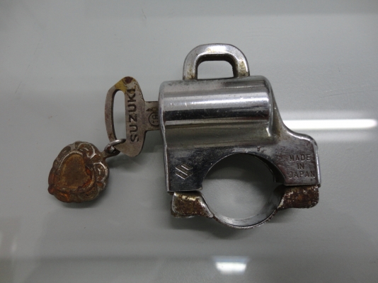 ขายอะไหล่ K-125 ที่ล๊อคกุญแจ-หมวกพร้อมลูกกุญแจ จำนวน 1  ชุดสนใจติดต่อโทร.081-005-8785